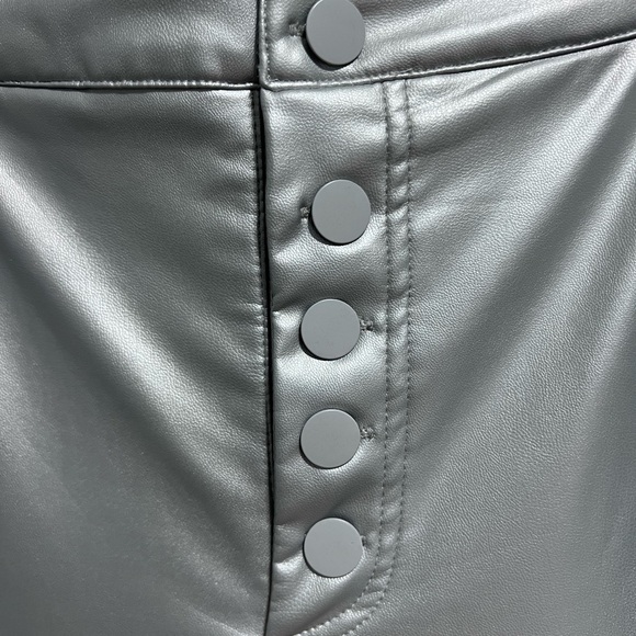 Silver vegan leather pants with soft underlining - Picture 2 of 5
